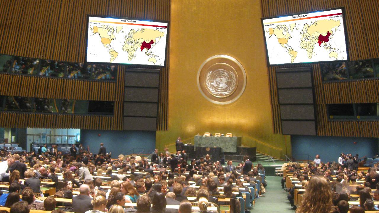 Sencillo pero completo ejemplo en el que se muestra como crear un mapa con D3.JS